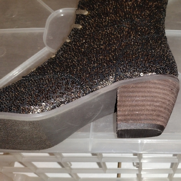 Joyfolie Bryce Boots In Bronze Sequin Lace-Up Knee-High - Sz9 - Picture 16 of 17